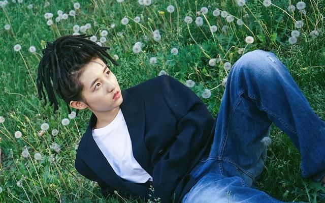 张子枫终于穿成小公主!白色蛋糕裙仙气十足,胸前薄纱透出小性感