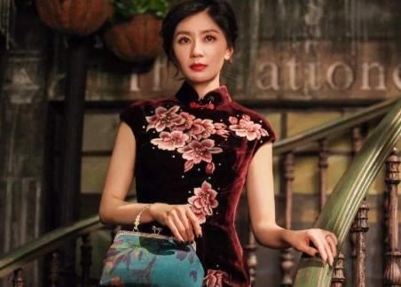  『闺蜜』遭前夫家暴出轨，闺蜜又挖墙脚，如今二婚女星中我看她最幸福