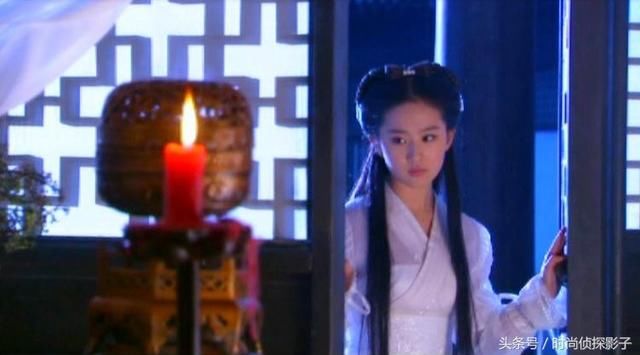 轻轻推开房门的古装女子，唐嫣刘亦菲张芷溪，谁的出现令你心动？