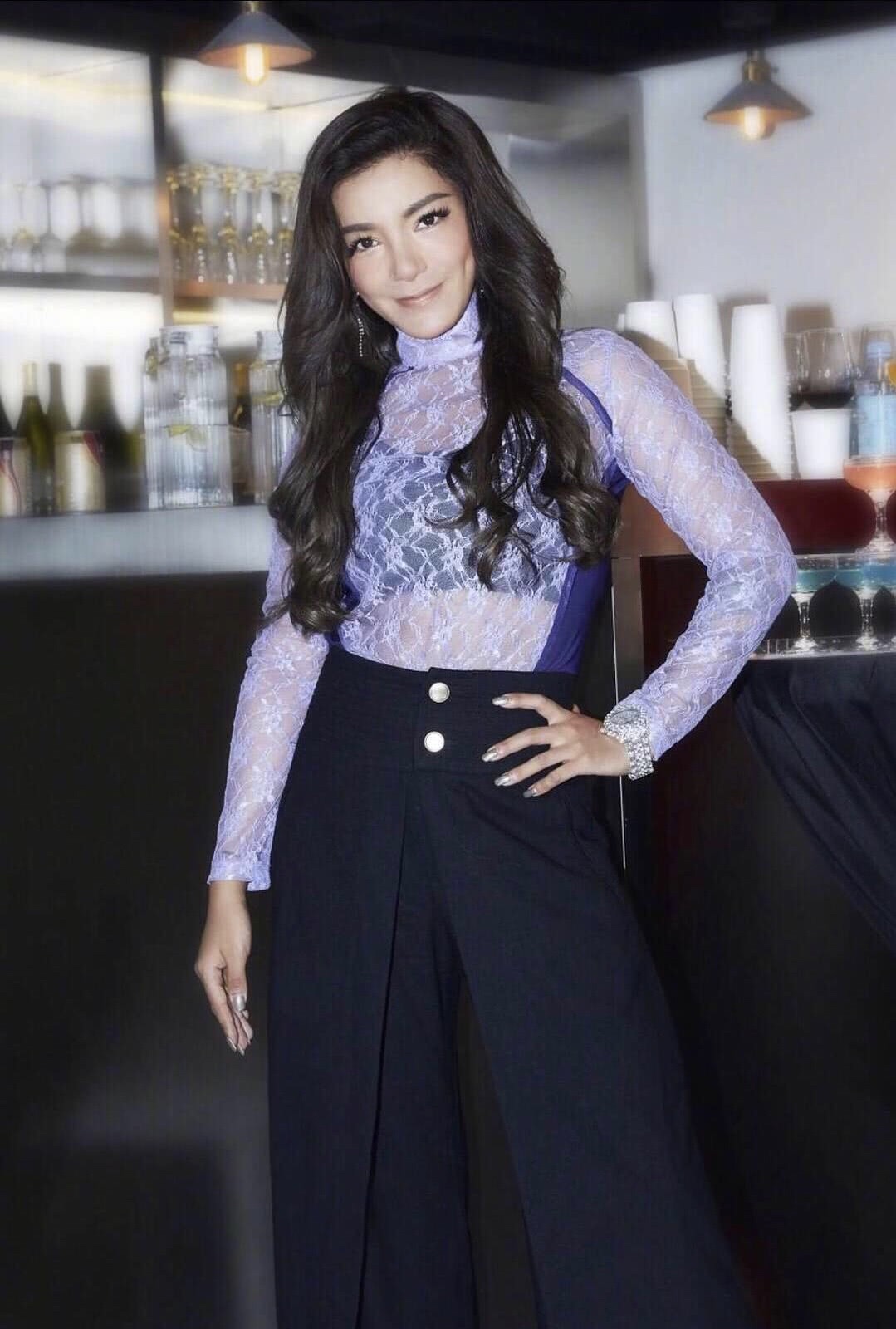 超女冠军江映蓉大变样，把自己整成了第二个Angelbaby引争议！