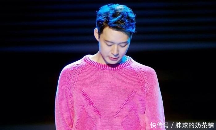 被经纪公司解约,辩护律师也辞任,朴有天依然甩