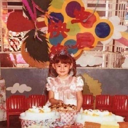 张柏芝的混血感是哪来的，这种"不健康"肤质在加分?