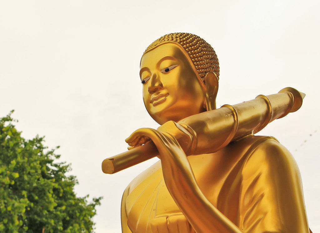 诸佛赐福寿有缘人，见者拜者许愿，心想事成，万事如意