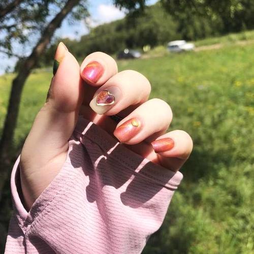 秋意浓，精致美甲加持你的时尚气质