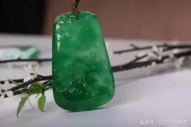 长期戴翡翠会导致不孕？你还要被这些谣言骗多久！