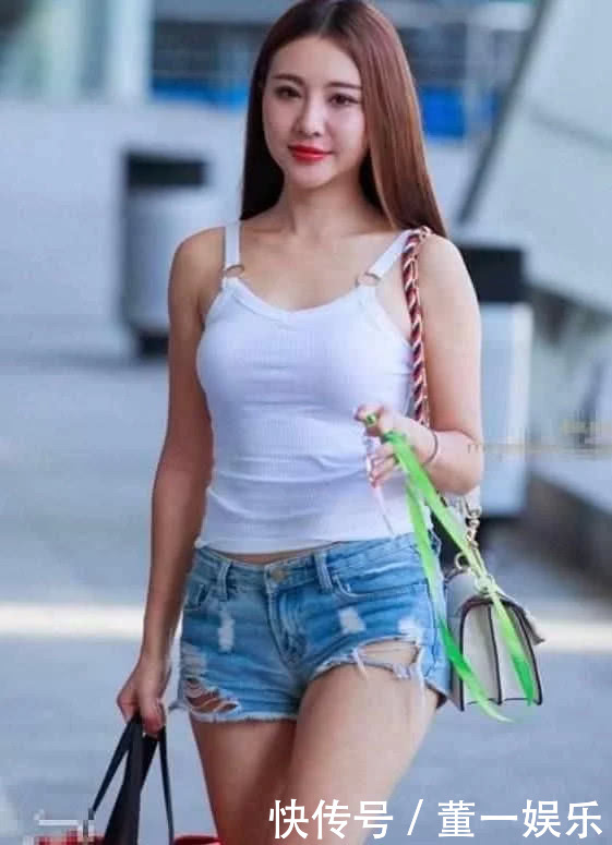街拍女神：肤白貌美腿长，你喜欢哪种类型的女朋友？