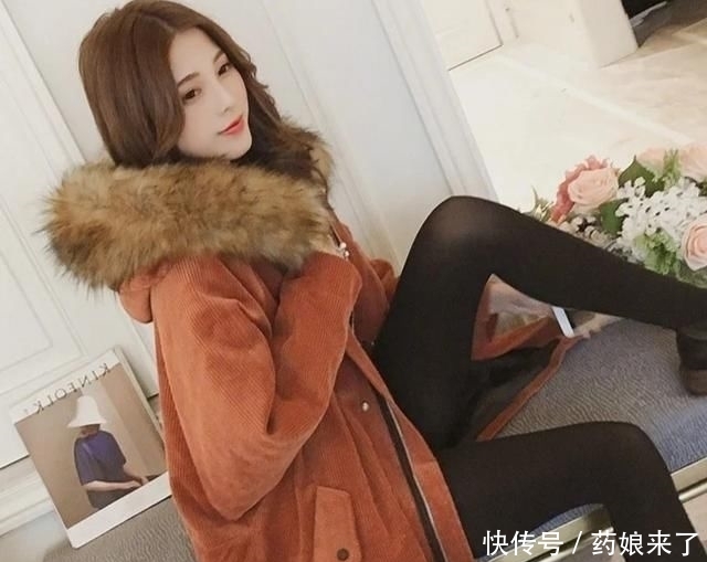  『妹子们』这年代了还不知道怎么搭配灯芯绒棉服？萌妹子进来，手把手包教会