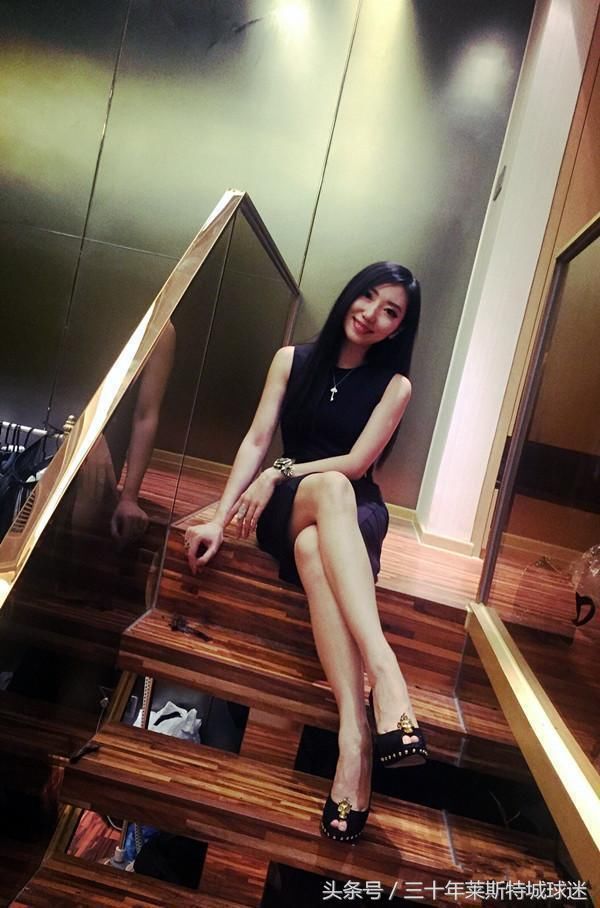 申花门将长腿美妻孕照真美！孕后身材仍极品 七夕称老公是大宝贝