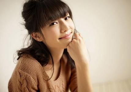 卓伟再爆猛料！跟踪12年的女星原来是她？网友：她你都敢去招惹！