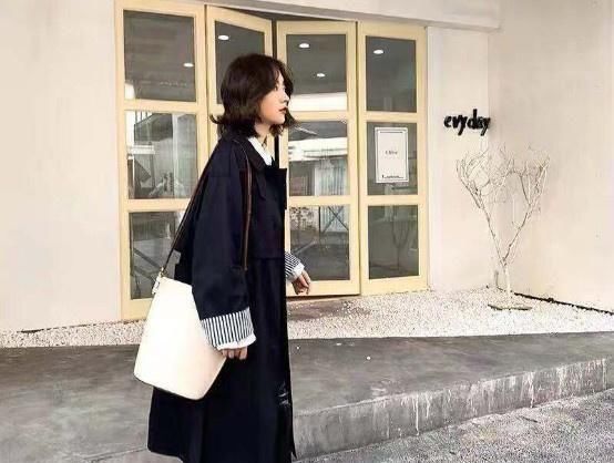  奔四■?奔三奔四的女人过年别不打扮!这3套“得体”穿搭,减龄有腔调