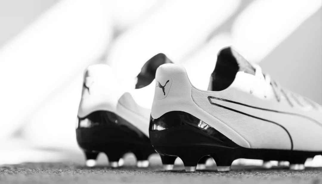  「KING」近观PUMA KING Platinum Lazertouch足球鞋