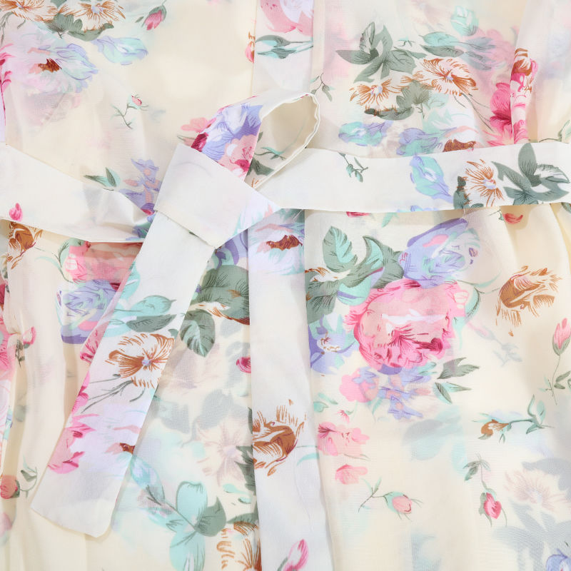 在卧室里，女人不妨多穿新出的“淑女”睡衣，轻松穿出卧室女神范