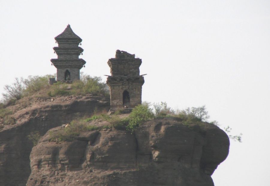 世界未解之谜:石柱上的神秘双塔是怎样建成的?至今无人解释清楚