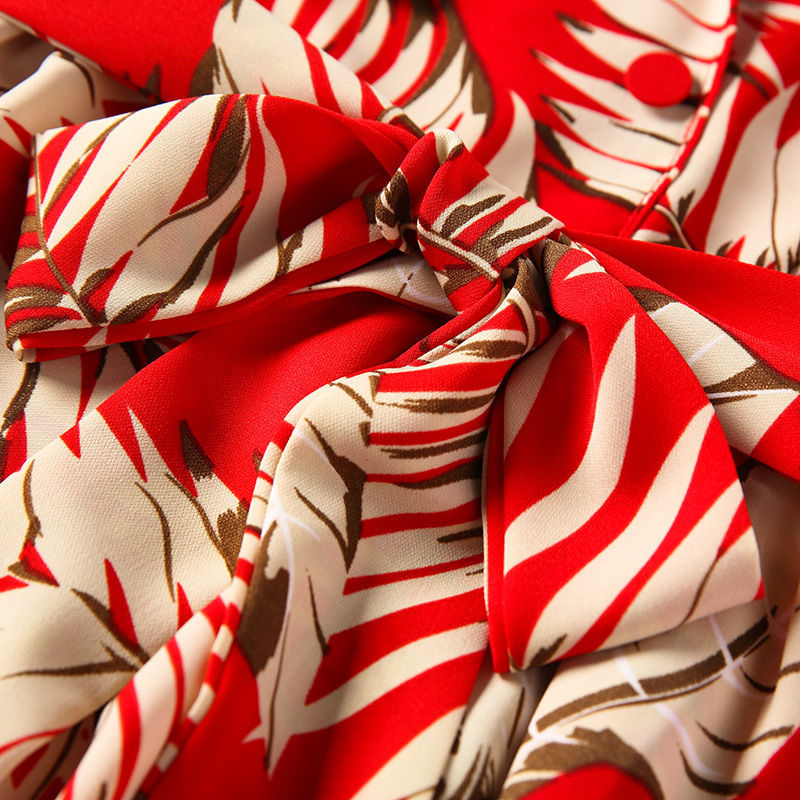 初秋别再穿牛仔裤，瞧瞧新上市的6款连衣裙，让你回头率爆表