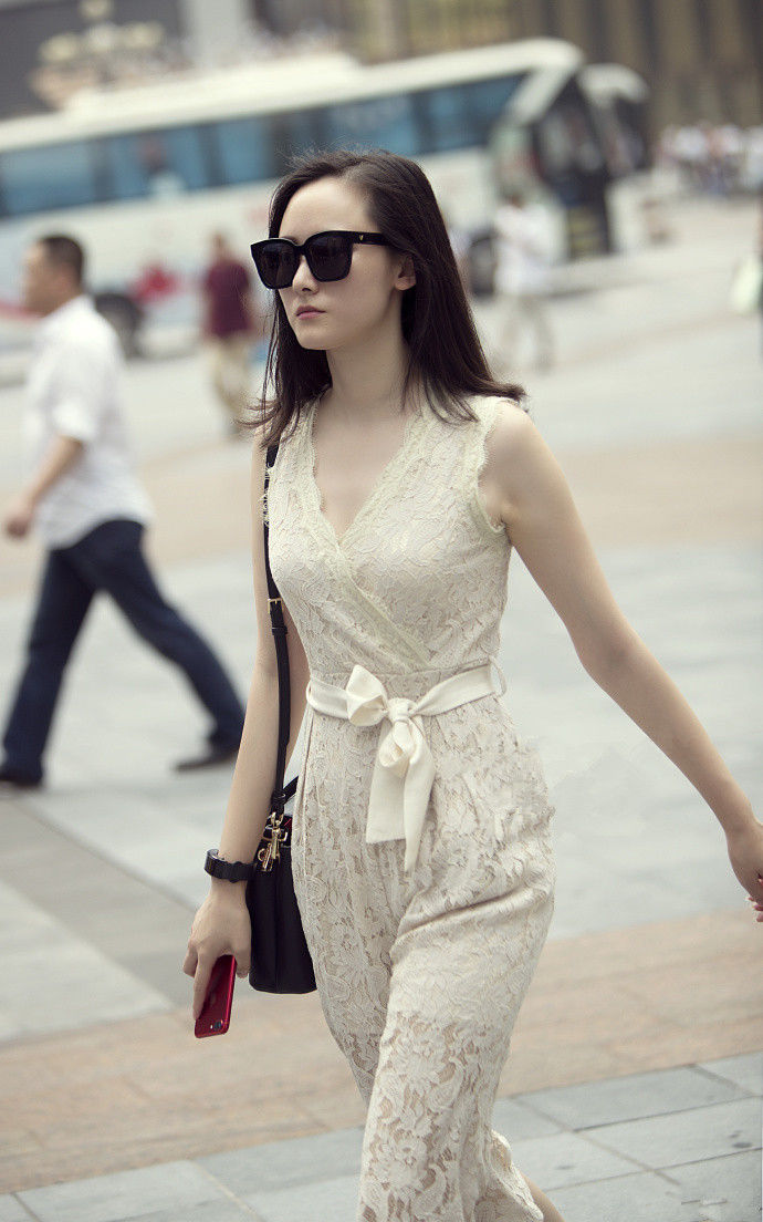 重庆街拍，有一种美叫时尚，彰显女人独特的魅力!