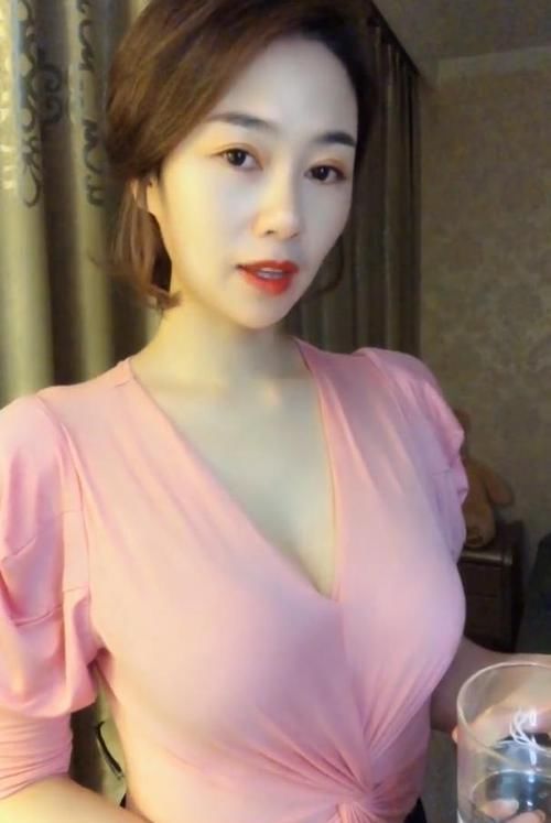 清纯:已过30的轻熟美女,清新气质肉眼可见,温婉不失清纯!