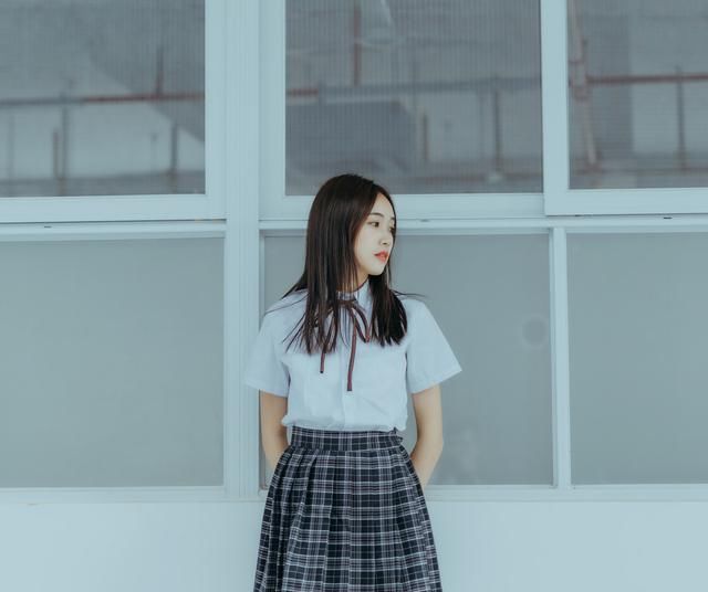  『小腿』不同的身型选择不同的裙子,快来看看哪款裙子更适合你吧