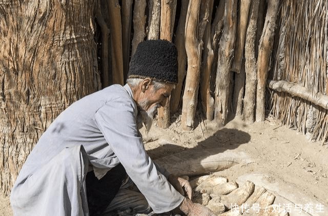 我国最难到达的神秘村落，寄居沙漠不与现代人接触，躲避政府30年
