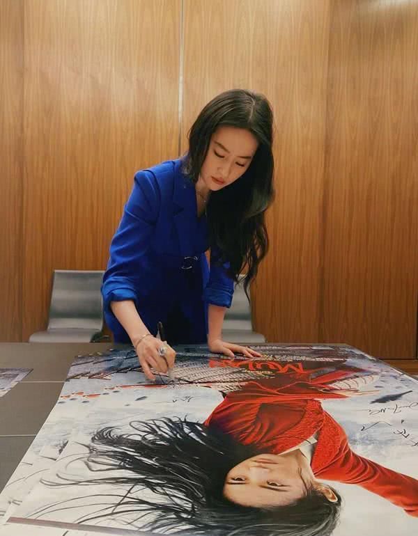  『气质』刘亦菲拿到资生堂全世界品牌代言，仙女果真名不虚传，美的确实不像话
