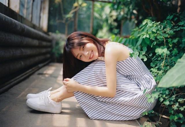 谭松韵上身裹成熊，下身露脚踝怪不得网友们:你这时尚，我不懂啊