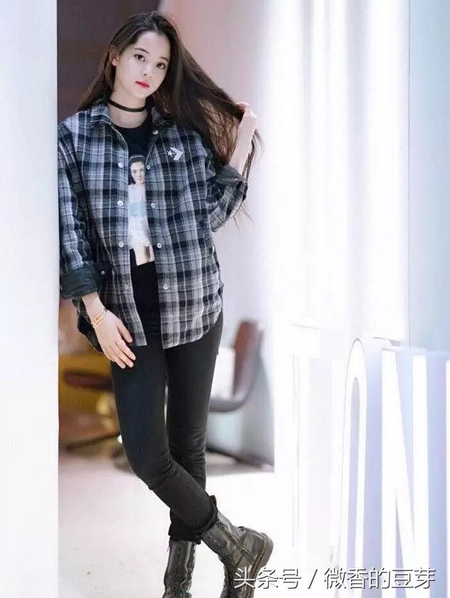 欧阳娜娜怎么回事?大长腿秒变“大象腿”，网友:真是看不下去了