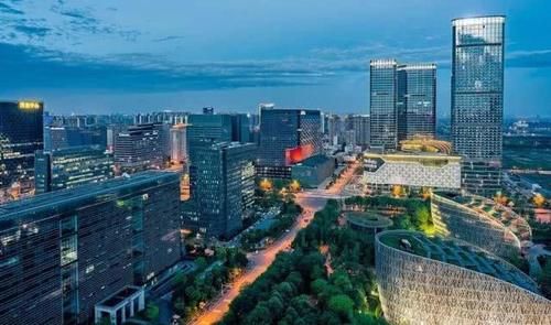  「gdp」中国经济最强省会，GDP占据全省半壁江山，如今位于新一