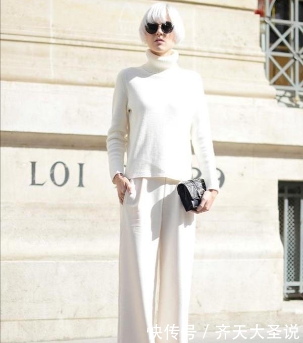 #气质#女人穿阔腿裤时,别总搭衬衫,当下流行这4种穿法,时髦又高级
