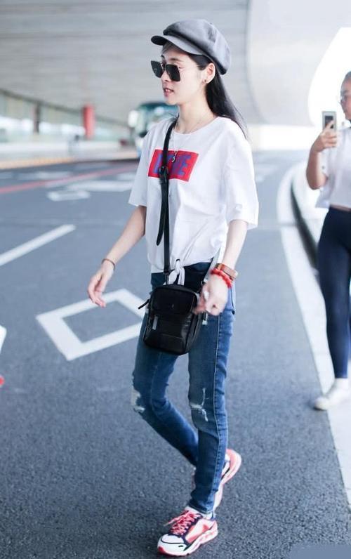 张碧晨穿的跟素人差不多，平时都是这么吸粉的？