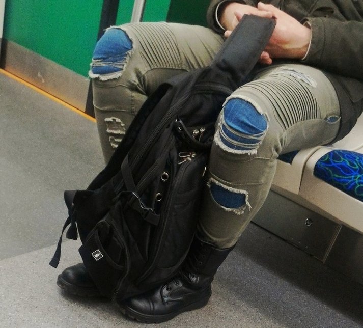 9个奇葩的时尚设计:承包一整年的笑点，这些设计师太有才了!