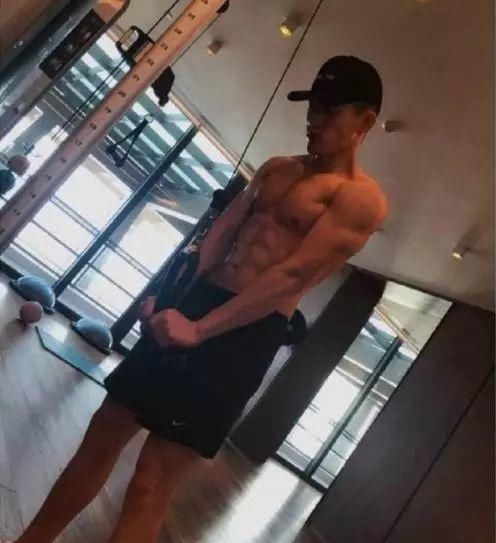 张馨予怀孕了?网曝何婕陪张馨予医院孕检!送走爱犬疑似坐实怀孕