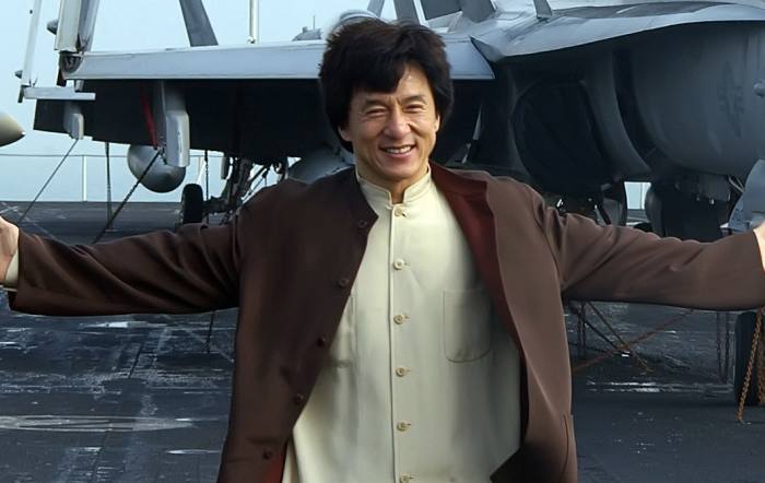 男星被蚊子叮咬后整个剧组停工，这蚊子是变异了吗？