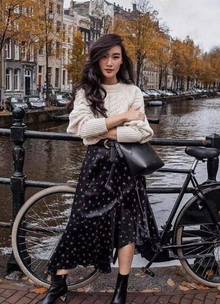  「圈粉」身材矮小样貌平平，158cm亚裔博主凭借一衣多穿，圈粉小个子