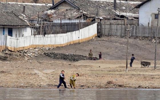 直击:鸭绿江对岸朝鲜农民百姓的私密生活