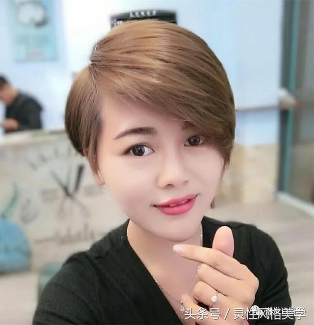 头发散下来的季节到了，你可以换款发型了，各种年龄段都有！