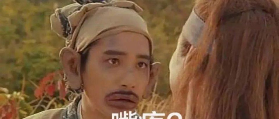  『嘴上的干皮』嘴唇干裂起皮不是缺水而是病!涂护唇膏更严重!