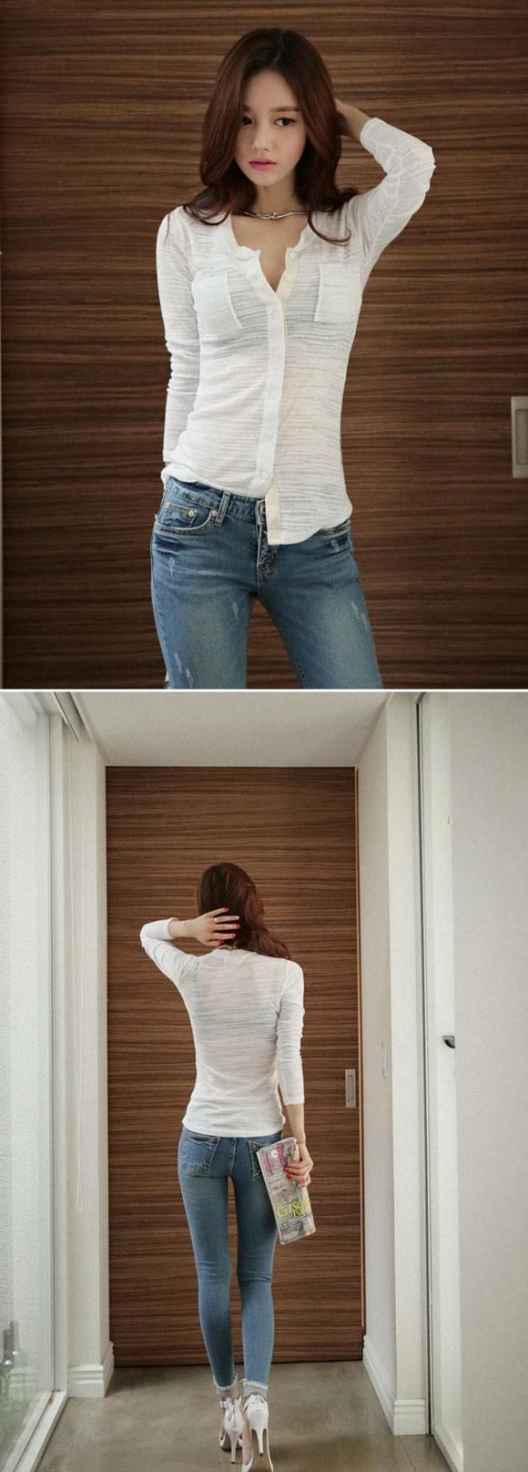 紧身裤随意搭配都时髦，妹子秀出好身材，看起来更性感