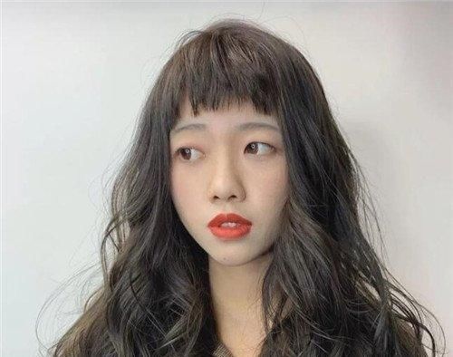  「合适」卷发好看直发没魅力?想要选到合适的发型看这几点,让你颜值翻倍