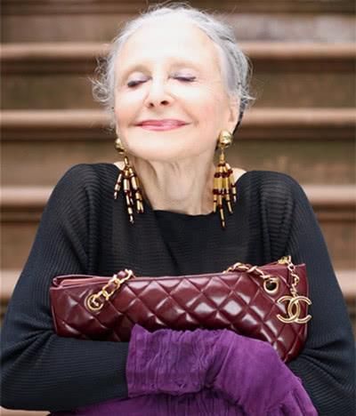 为什么女生懂化妆后,不化妆就会死,看完就懂了