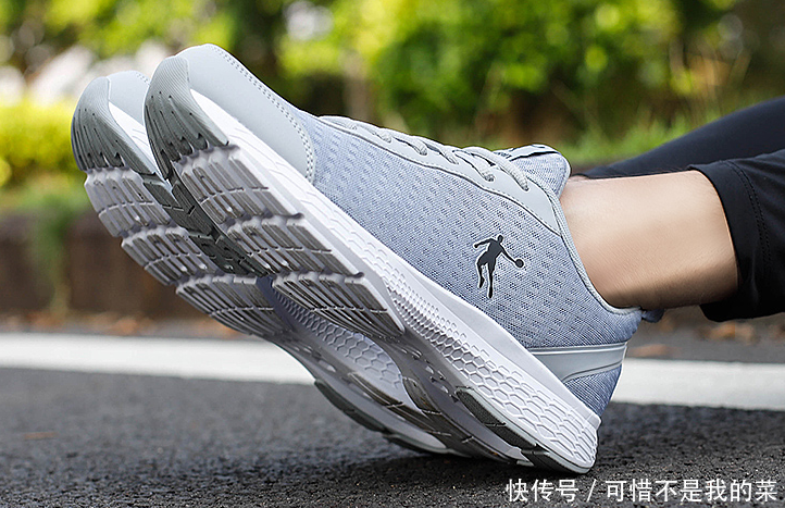 奢侈品■国内视为“廉价跑鞋”,在美国却奉为“奢侈品”,网友无法理解