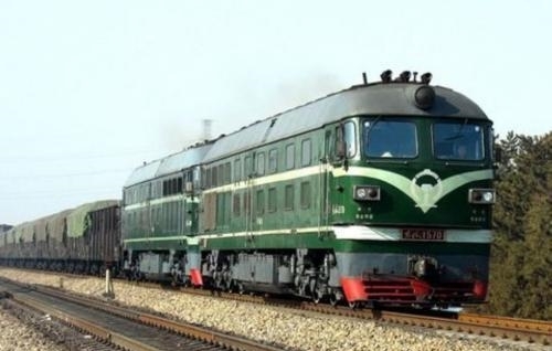 火车的洗手间都直通轨道，轨道为什么不会发臭？列车长讲出原因