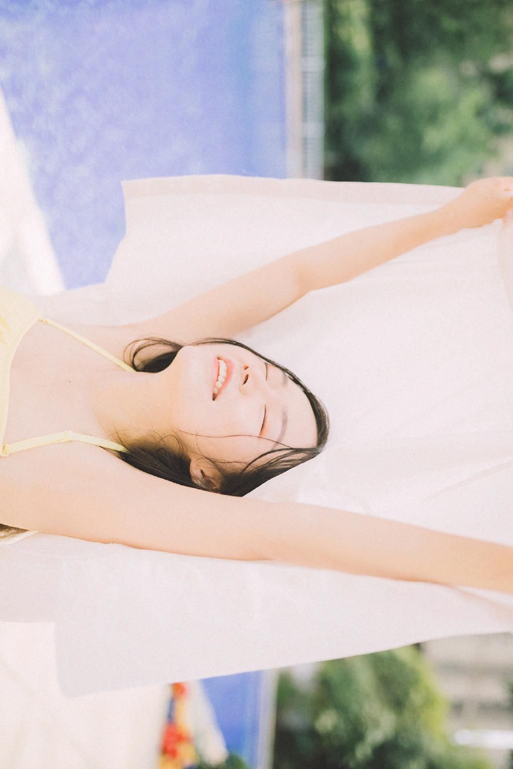 性感泳装美女夏日胶片写真图片