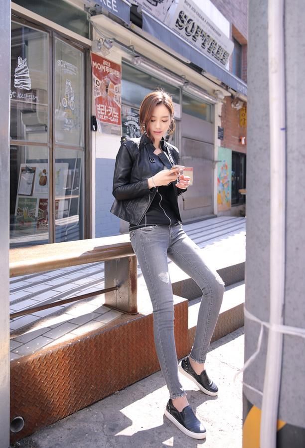 街头超酷气质美女，“野性”十足！