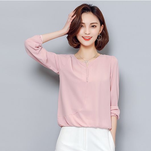 40岁女人，别把上衣塞裤里!瞧下面“姐姐衫”，一个比一个年轻