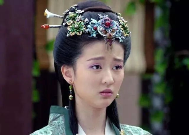  #杨紫#赵丽颖VS杨紫，谁才是“换头”女明星？