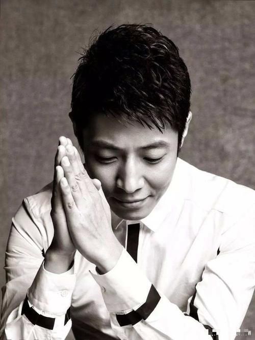 撒贝宁喜得龙凤胎