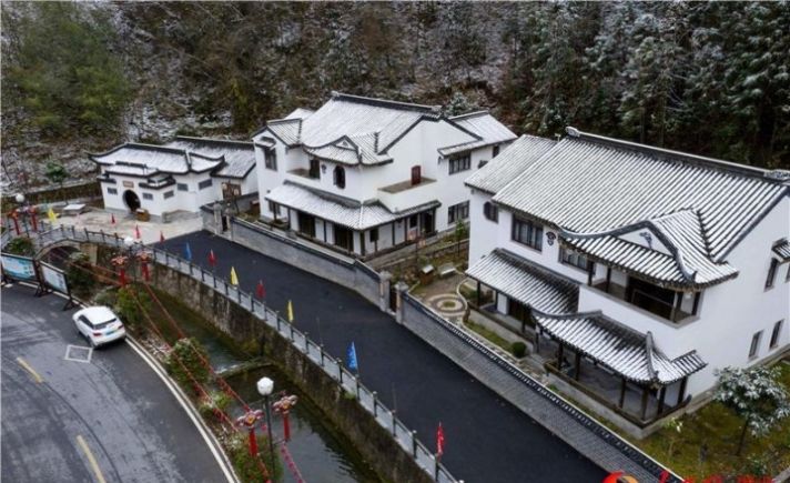  「迎来」湖北保康: 迎来今冬第一场雪