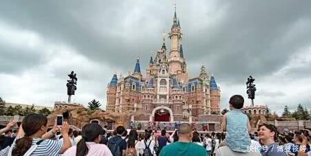 最霸道的景点，禁止游客携带食物，一根棒棒糖要15，连饭都吃不起