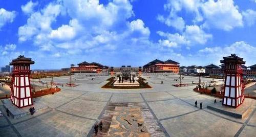 湖北省富有的县级市，襄阳宜昌各一座，另一座名气不大却有实力