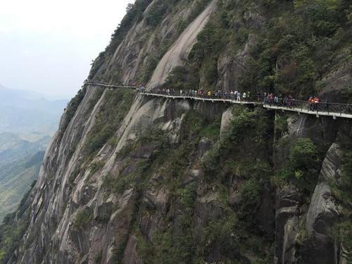 中国江西一座被忽略的旅游景区, 媲美黄山华山, 门票仅80, 拥有万