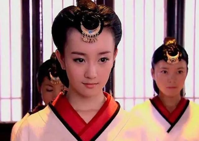  「摧毁」张檬，哪个亲自摧毁自身的女星